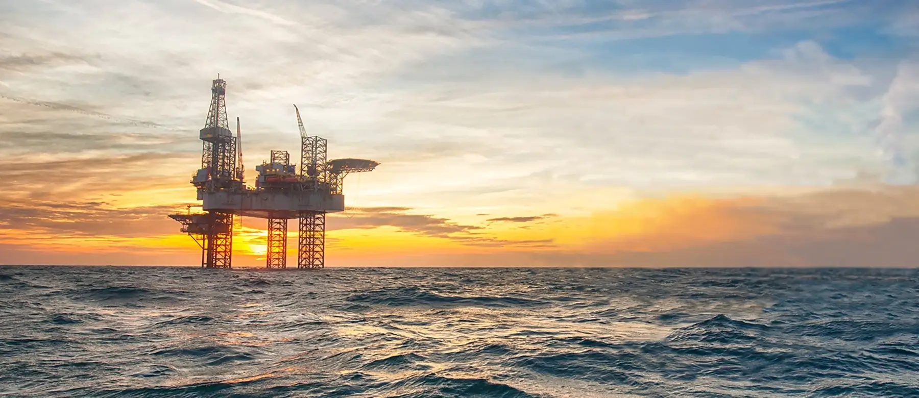 Offshore oil rig off Namibia’s coast, part of GEO Exploration’s PEL0094 license in the Orange Basin for hydrocarbon exploration.